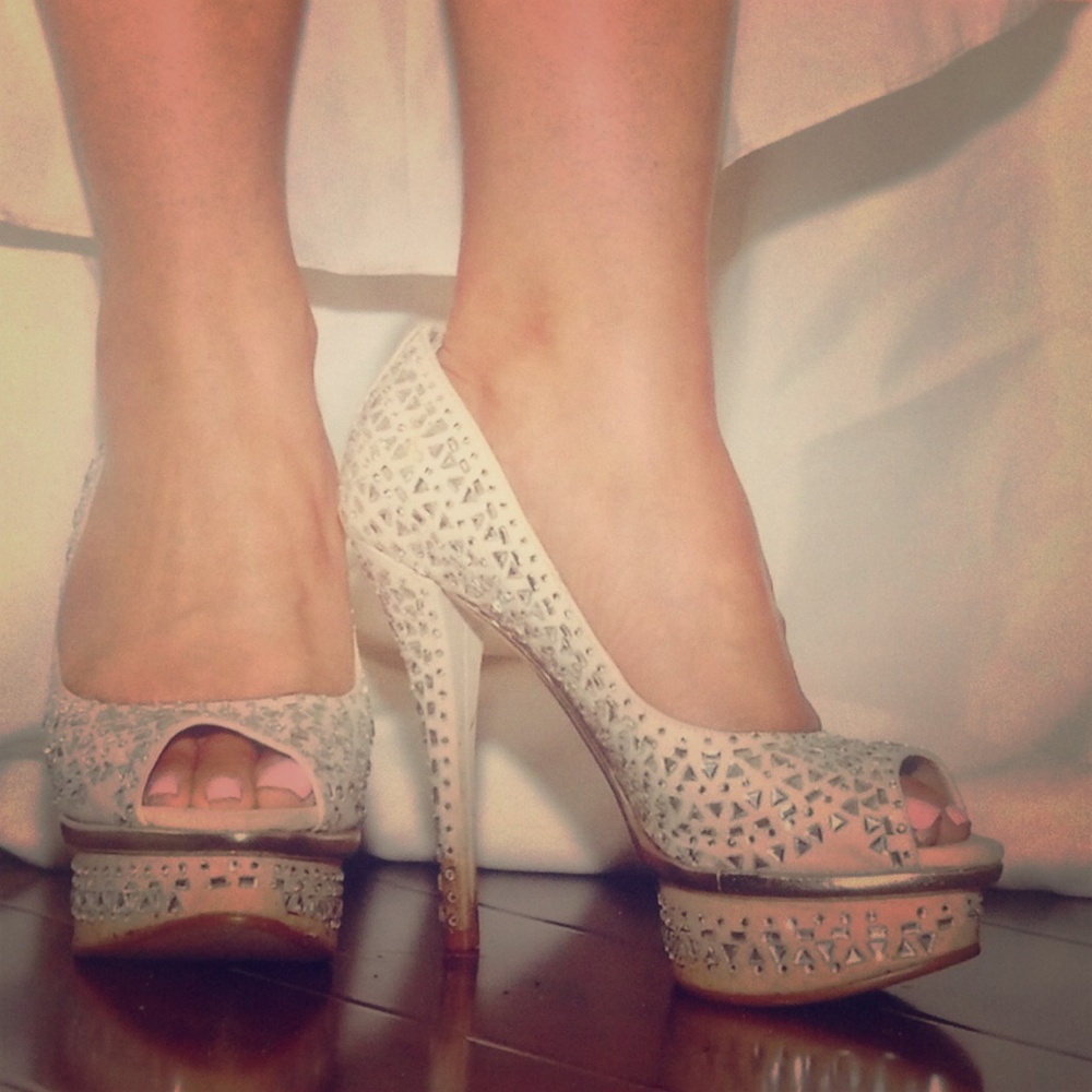 Enzo Angiolini Cream Peep Toe Heels